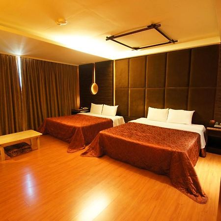 Beverly Garden Motel Città di Chiayi Esterno foto