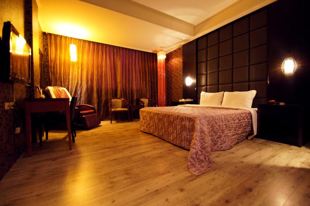 Beverly Garden Motel Città di Chiayi Esterno foto